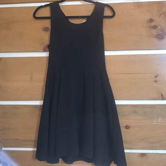 Black Dress - Picture 1 of 3